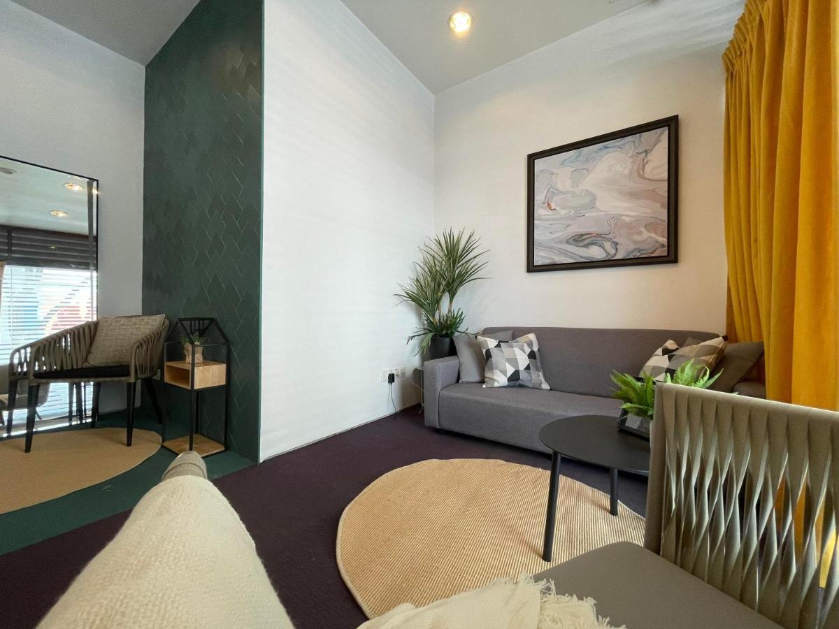 Отель The Assembly Place, A Co-Living At Mayo Сингапур Экстерьер фото